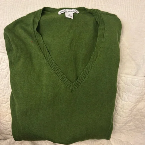 Amazon Essential Green & Blue  V-Neck Sweater Bundle M - Picture 2 of 5